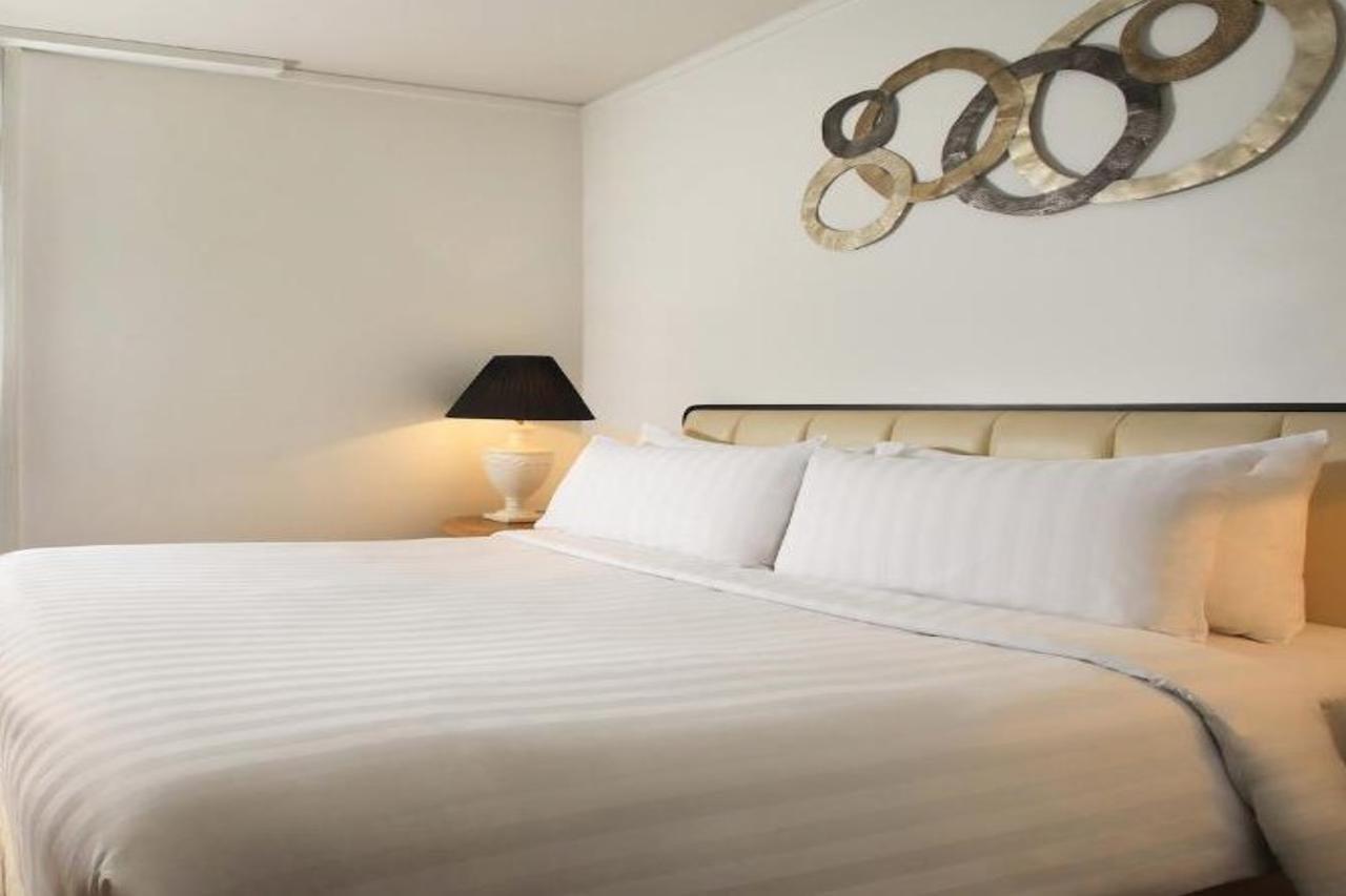 Oakwood Suites Kuningan Jakarta Kültér fotó