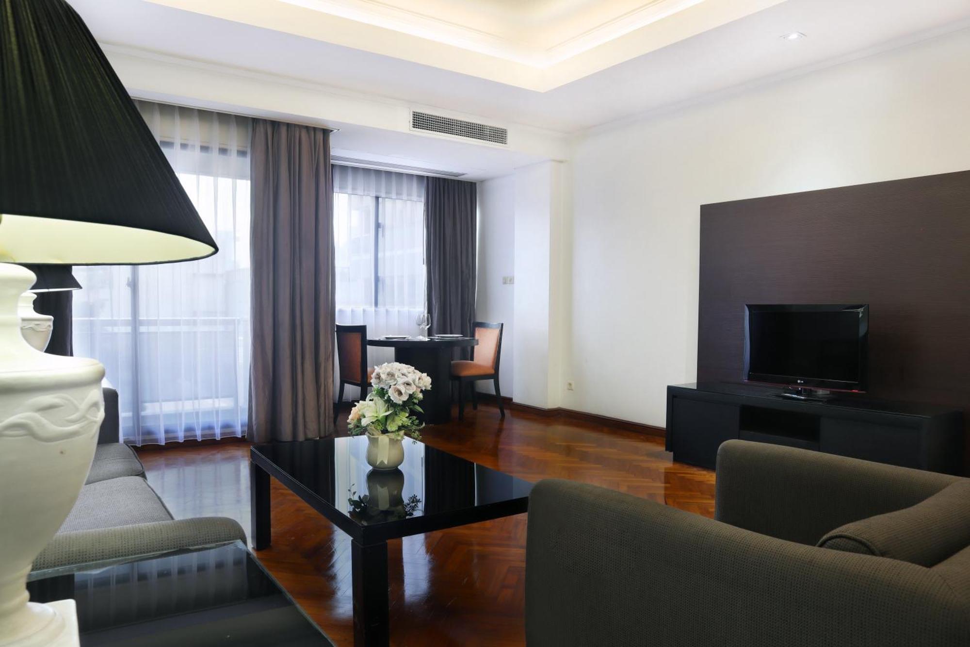 Oakwood Suites Kuningan Jakarta Kültér fotó
