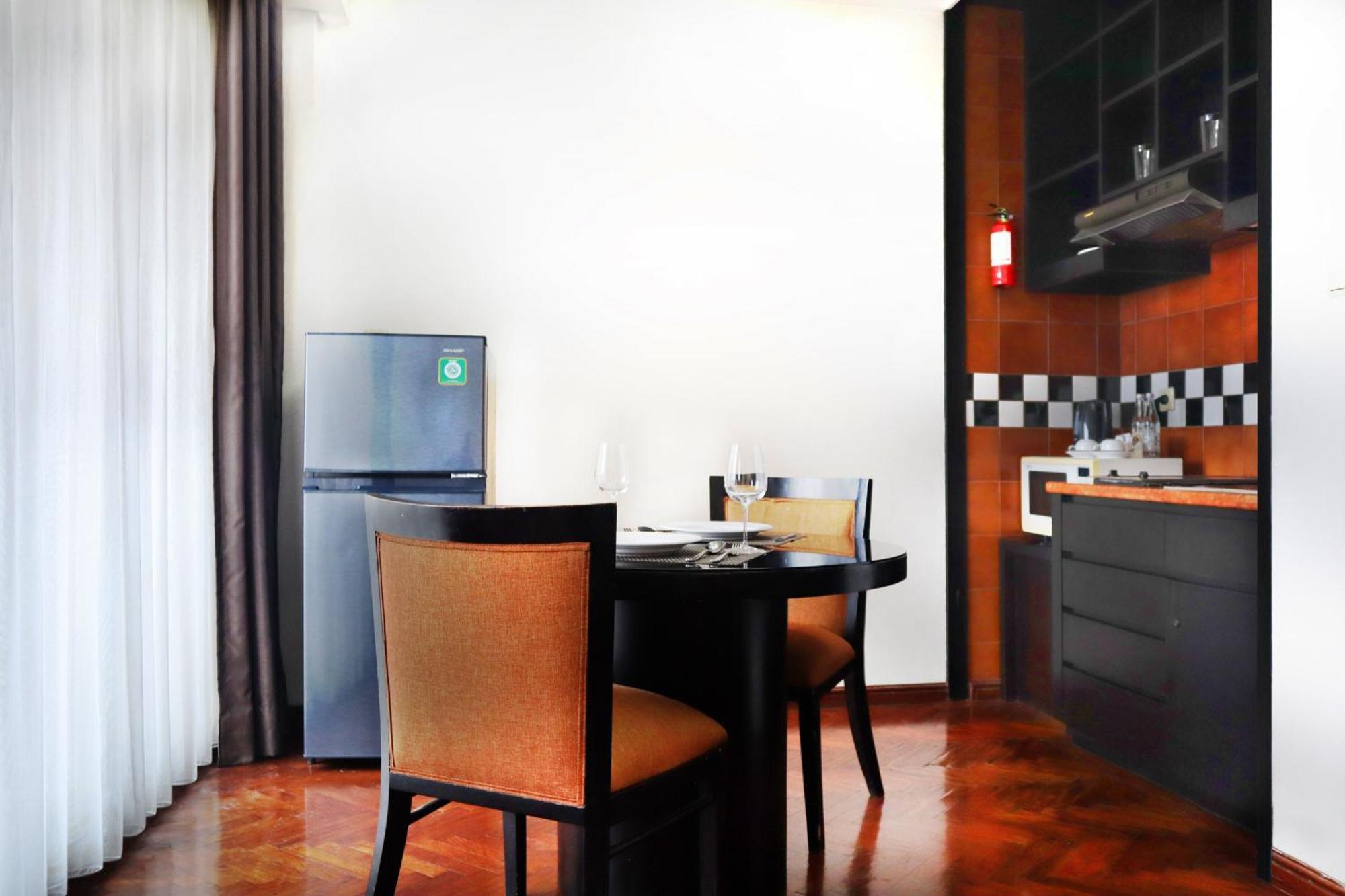 Oakwood Suites Kuningan Jakarta Kültér fotó