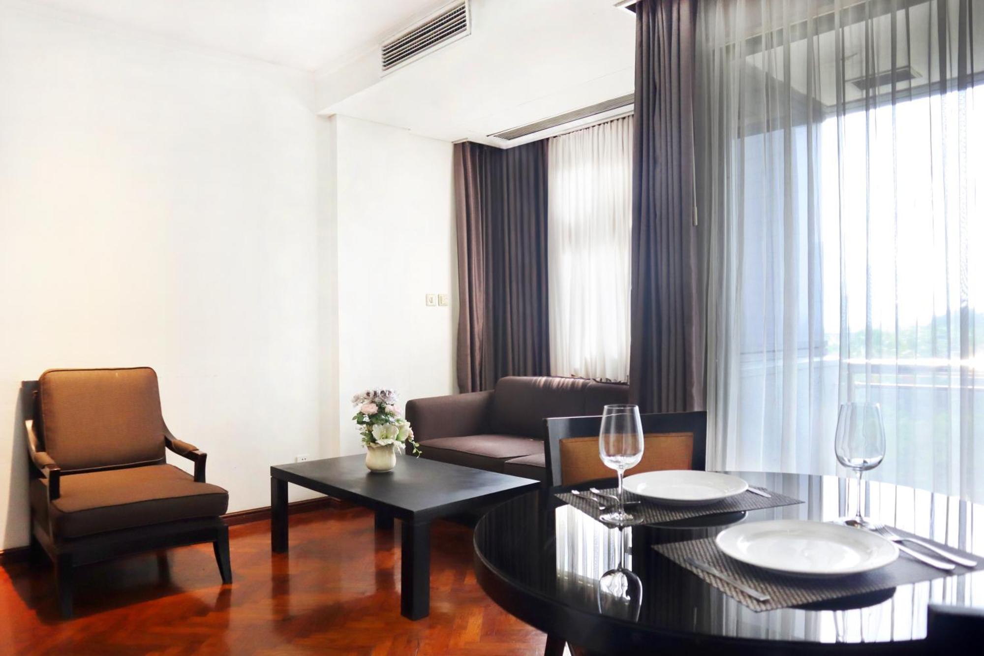 Oakwood Suites Kuningan Jakarta Kültér fotó