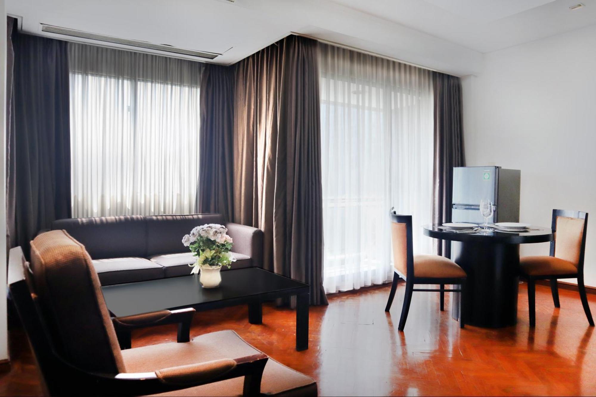 Oakwood Suites Kuningan Jakarta Kültér fotó