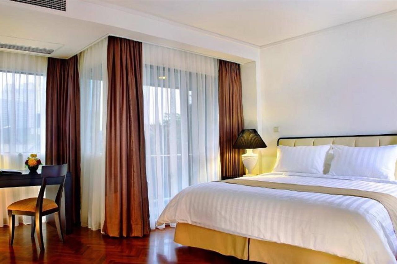 Oakwood Suites Kuningan Jakarta Kültér fotó